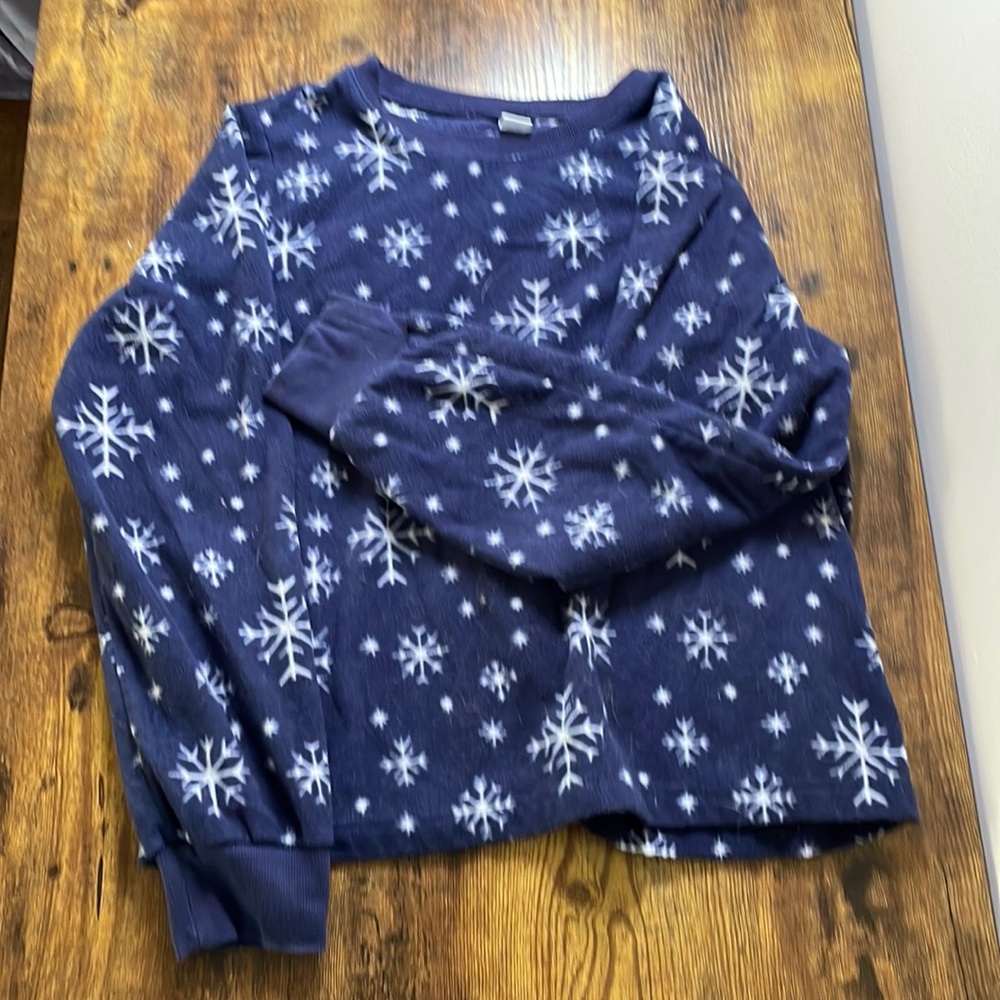 Cozy snowflake crew
